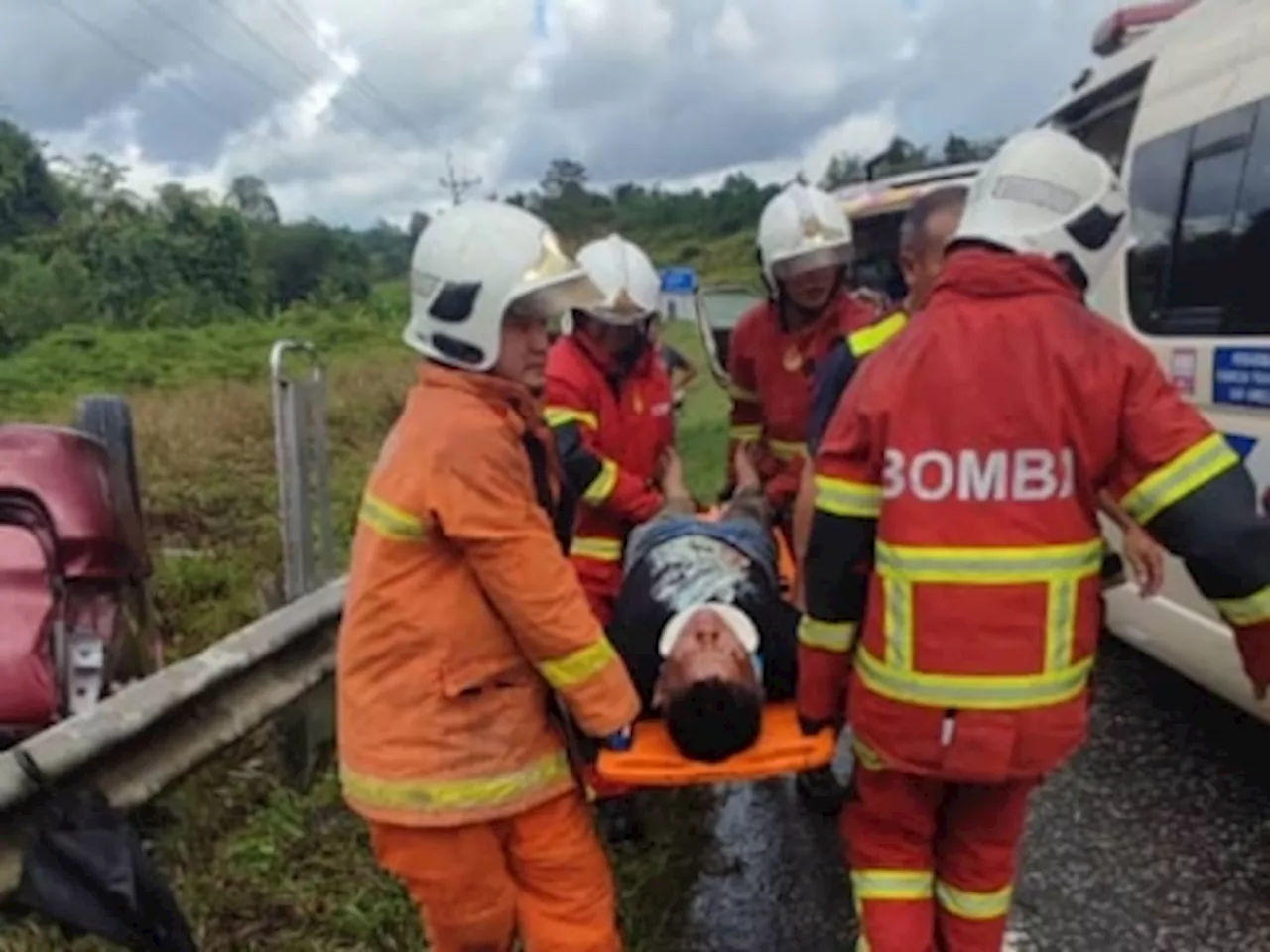 Three Injured in Car Accident on Bintulu-Similajau Coastal Road