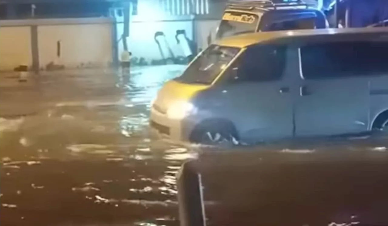 Banjir Rob Rendam Pantura Semarang-Demak, Lalu Lintas Terganggu