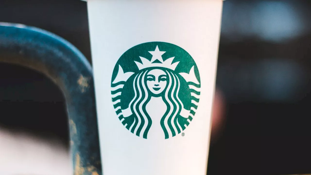 Starbucks da la bienvenida al 2025 con cinco promociones