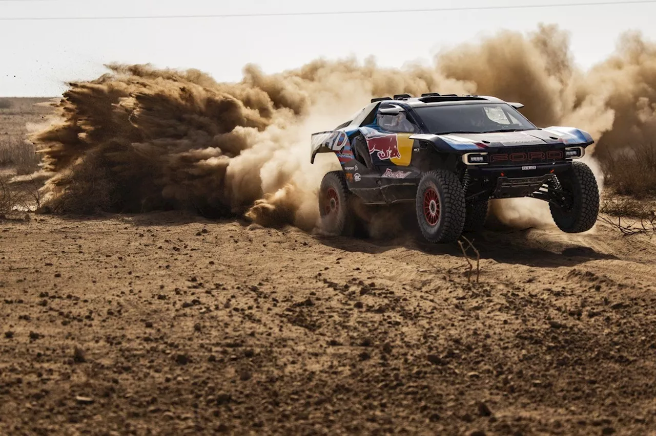 Sainz Predicts Tactical Battle at Saudi Arabian Dakar