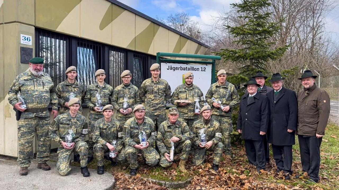 Weihnachtsbescherung in der Ostarrichi-Kaserne Amstetten mit dem ÖKB