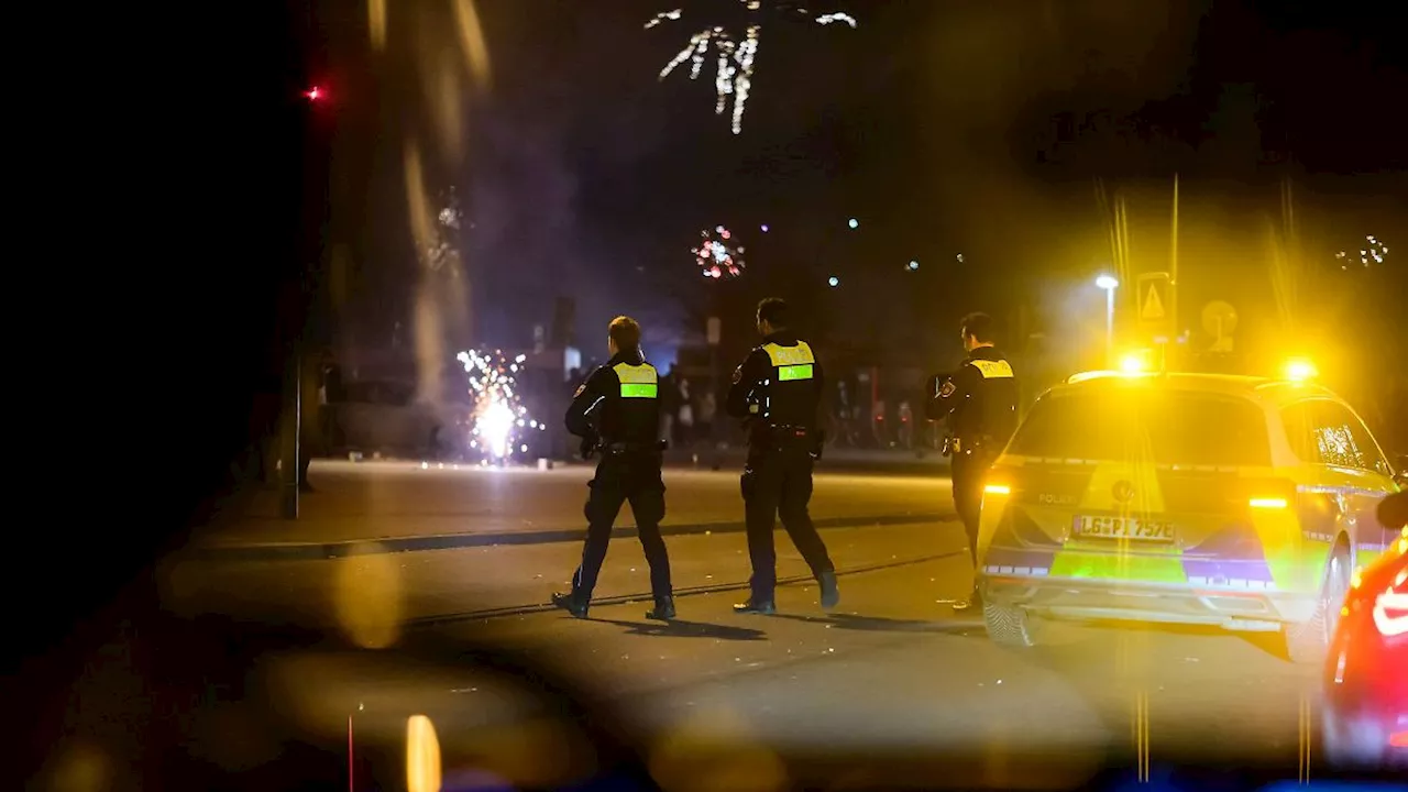 Silvester in Niedersachsen: Einsatzreiche Nacht, aber Behrens spricht von Erfolg