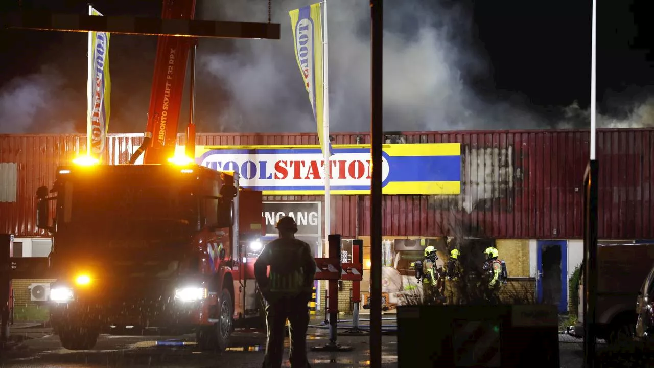 Grote Brand bij Toolstation in Bergen op Zoom