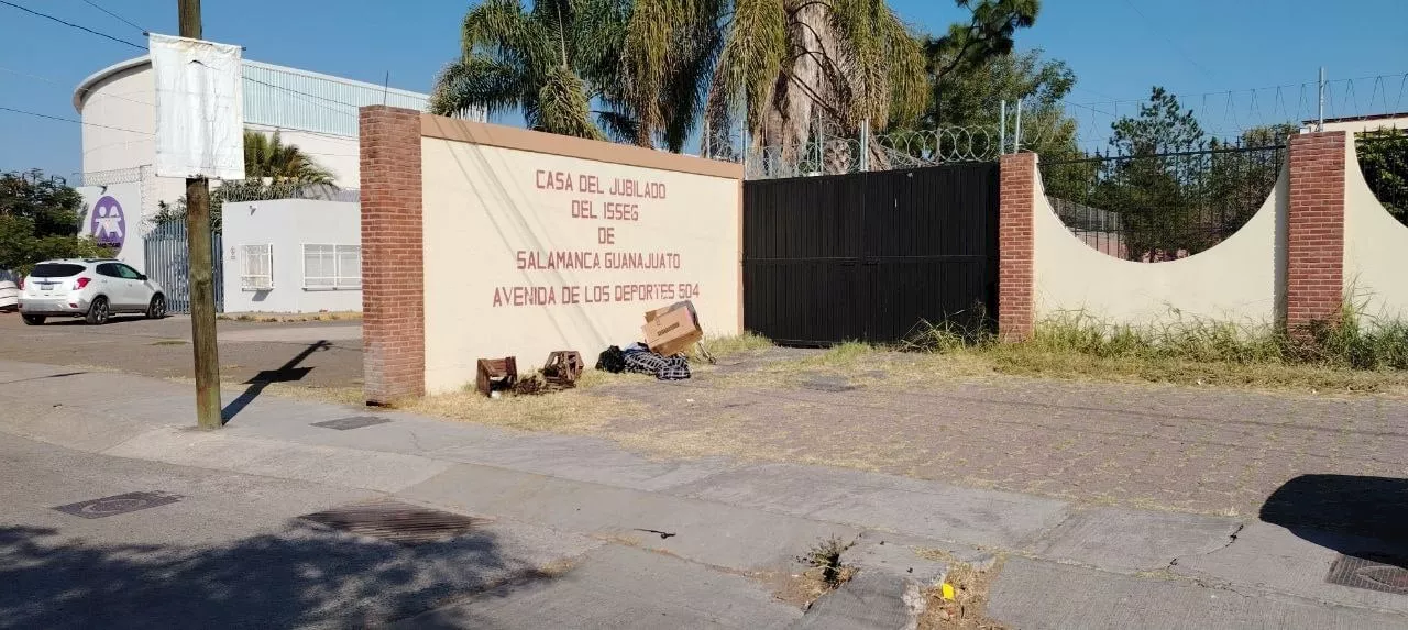 DIF rescata a adulta mayor abandonada en Salamanca