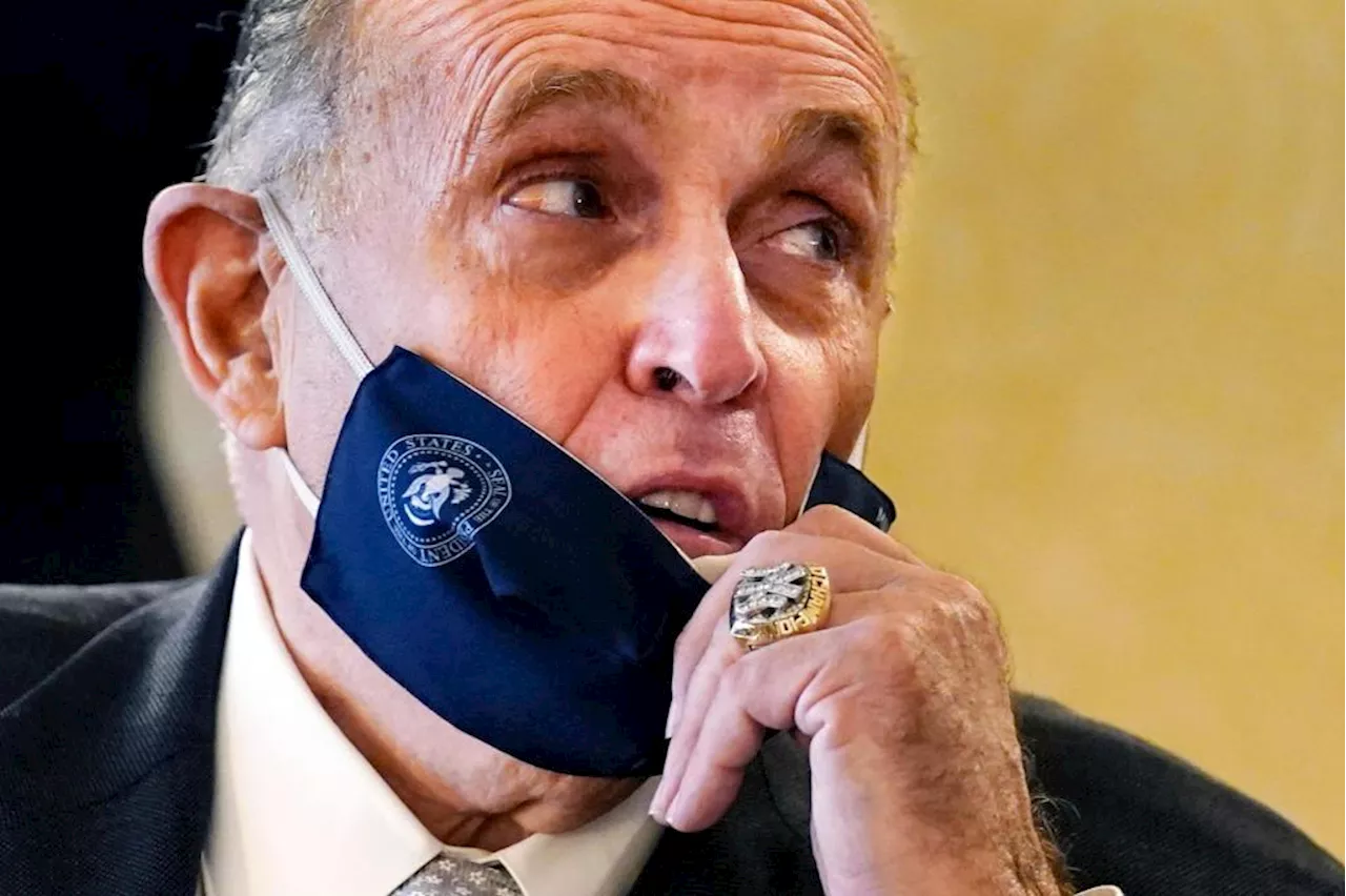 Giuliani Battles to Keep Yankees Rings in Family