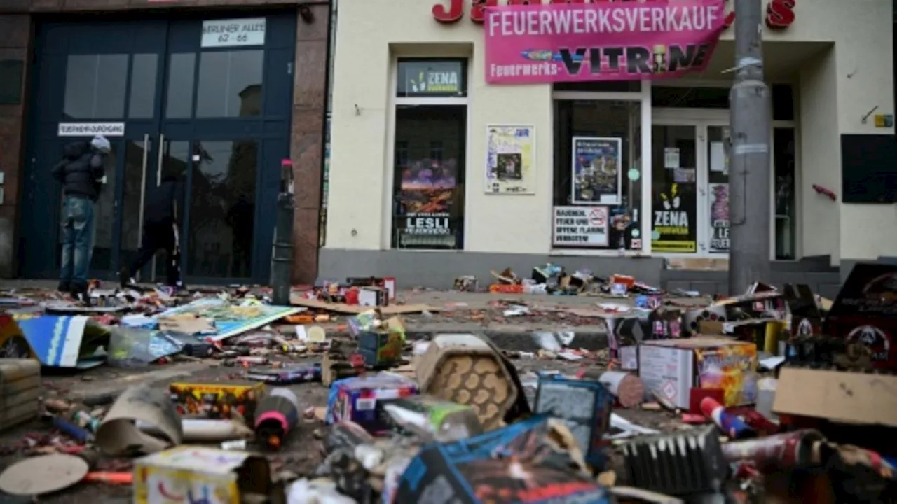 Bundesregierung fordert nach Silvester-Gewalt härtere Strafen