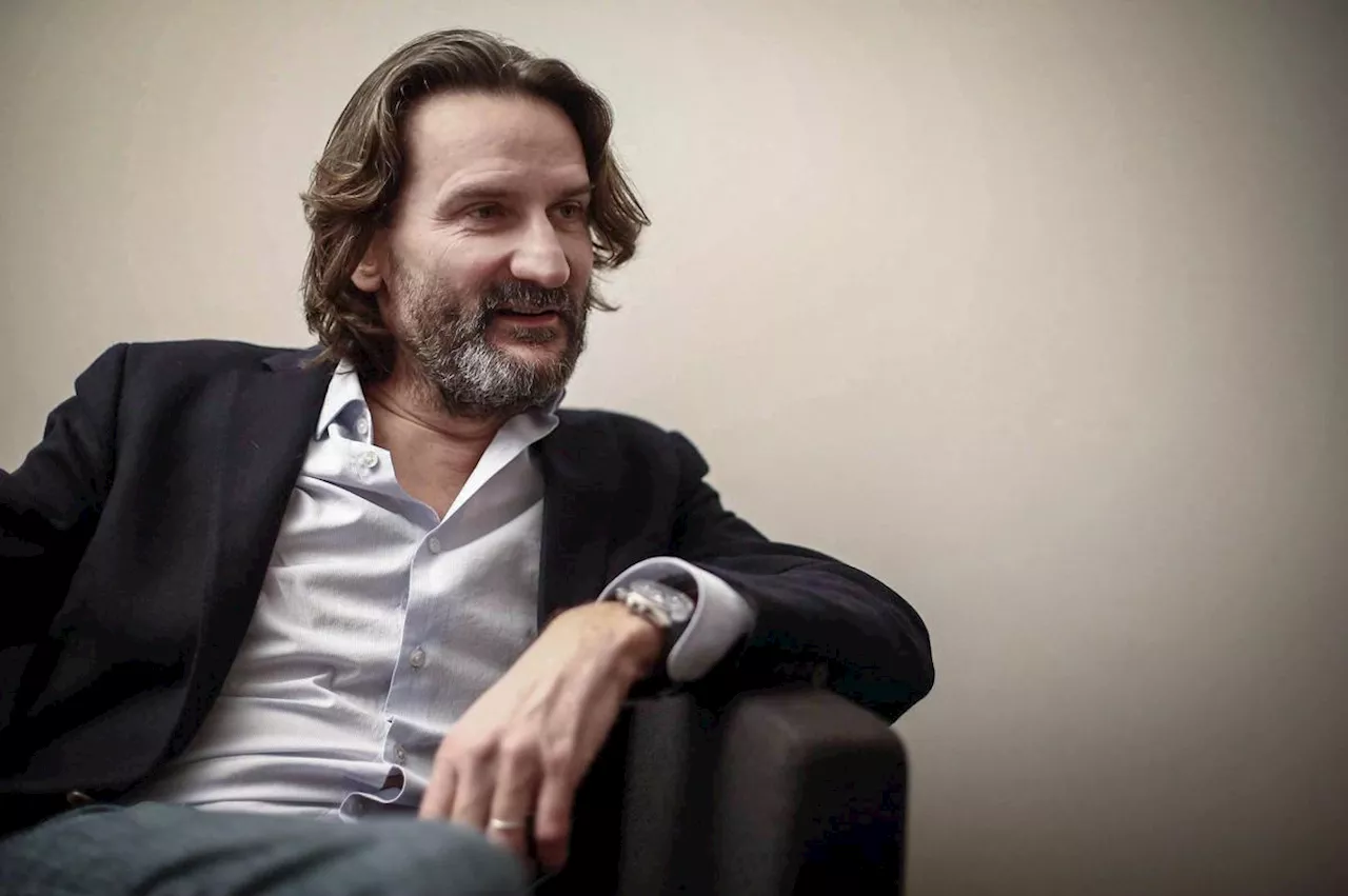 Frédéric Beigbeder raconte « Un homme seul », portrait élégant d’un père épris de liberté et indifférent à ses fils