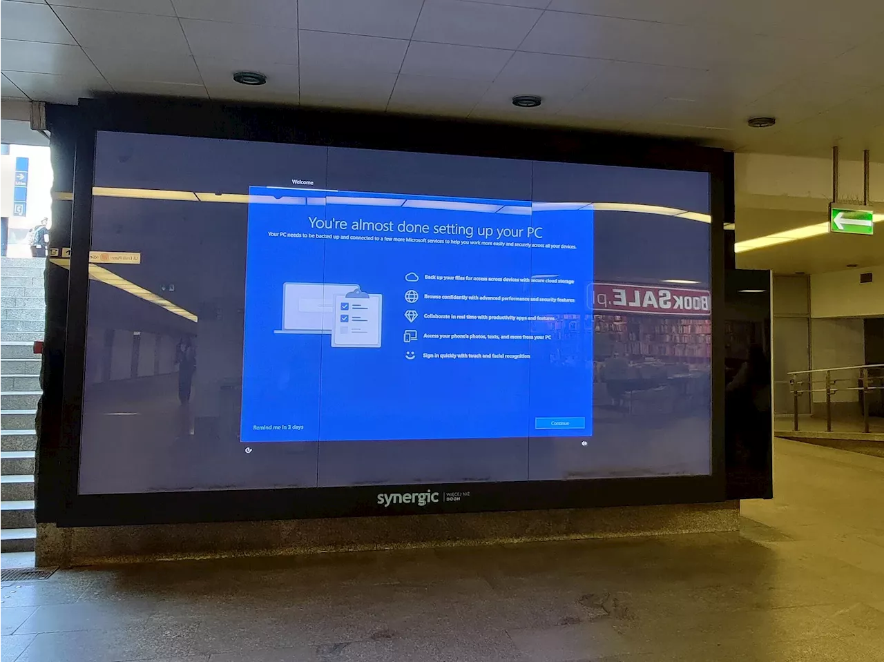 Advertising Display at Warsaw Train Station Running Windows 10