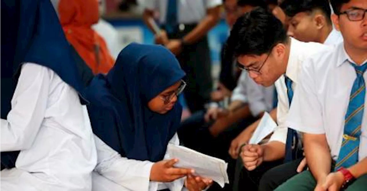 Over 400,000 SPM Candidates Sit for Written Examinations