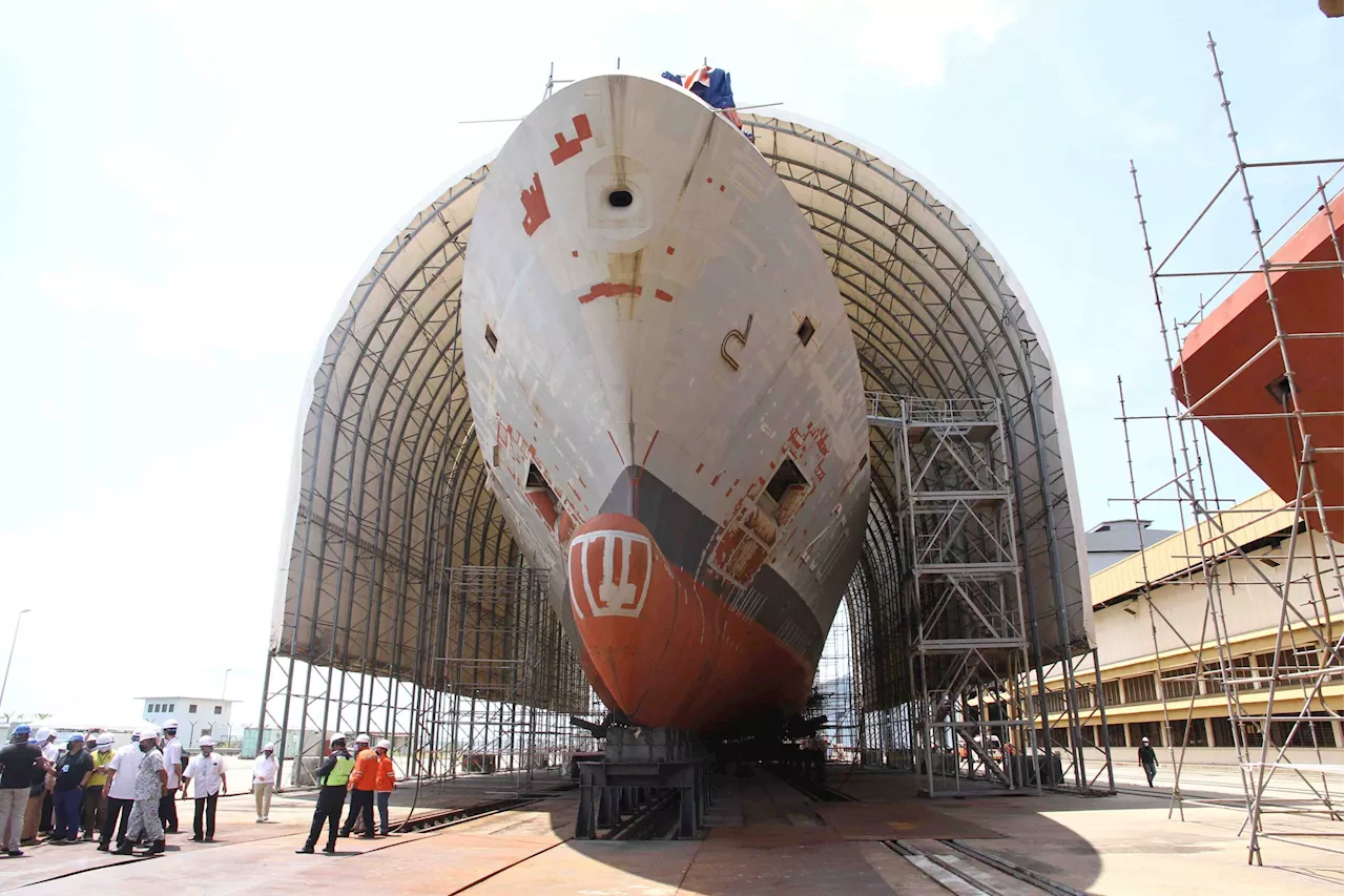 Malaysia's LCS Ship Construction Progresses with Blast Cleaning and First Coating