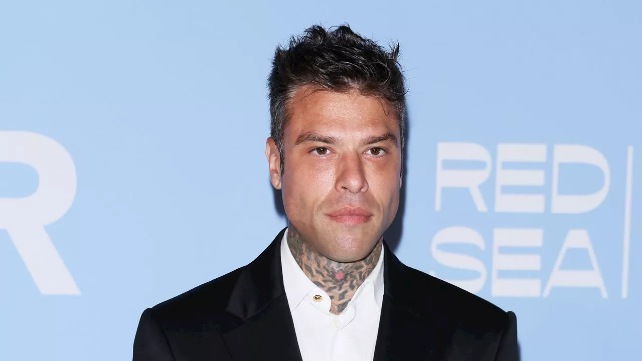 Fedez e gli amici festeggiano Capodanno con vitamine