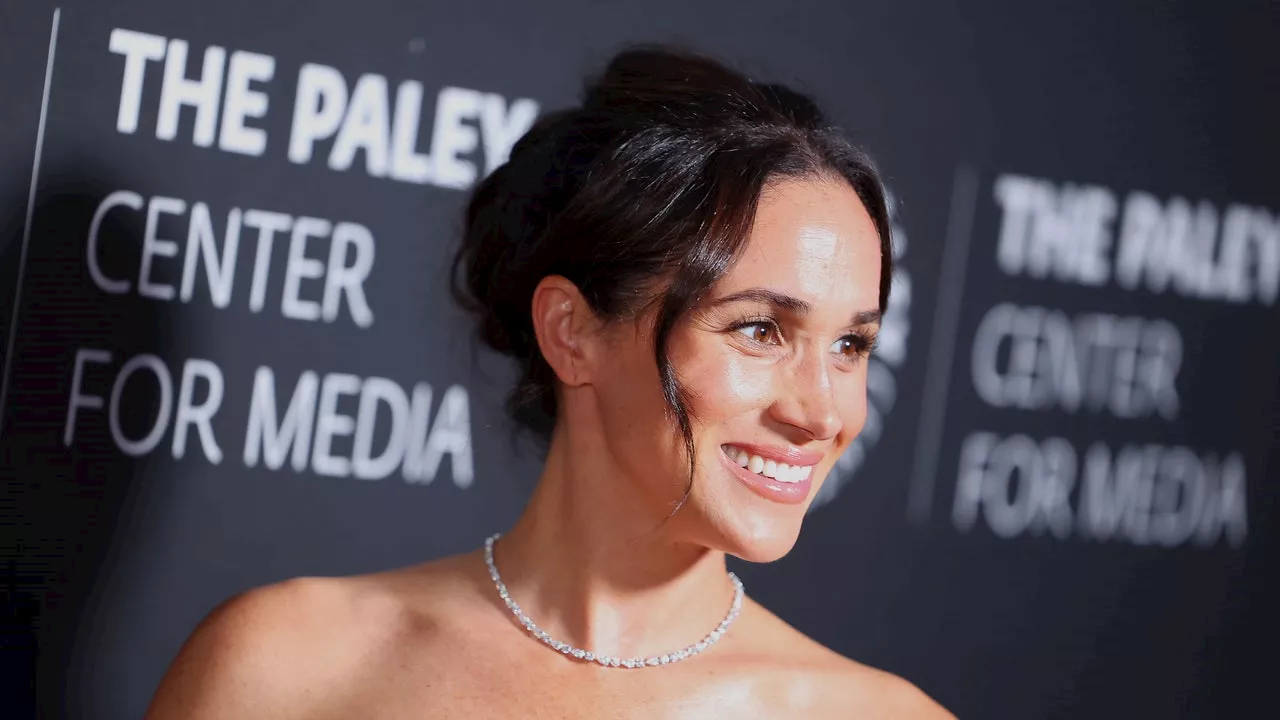 Meghan Markle torna sui social con un look total white e un messaggio enigmatico