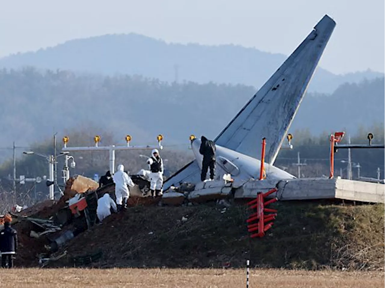 Flugzeugunglück in Südkorea: Polizei durchsucht Flughafen