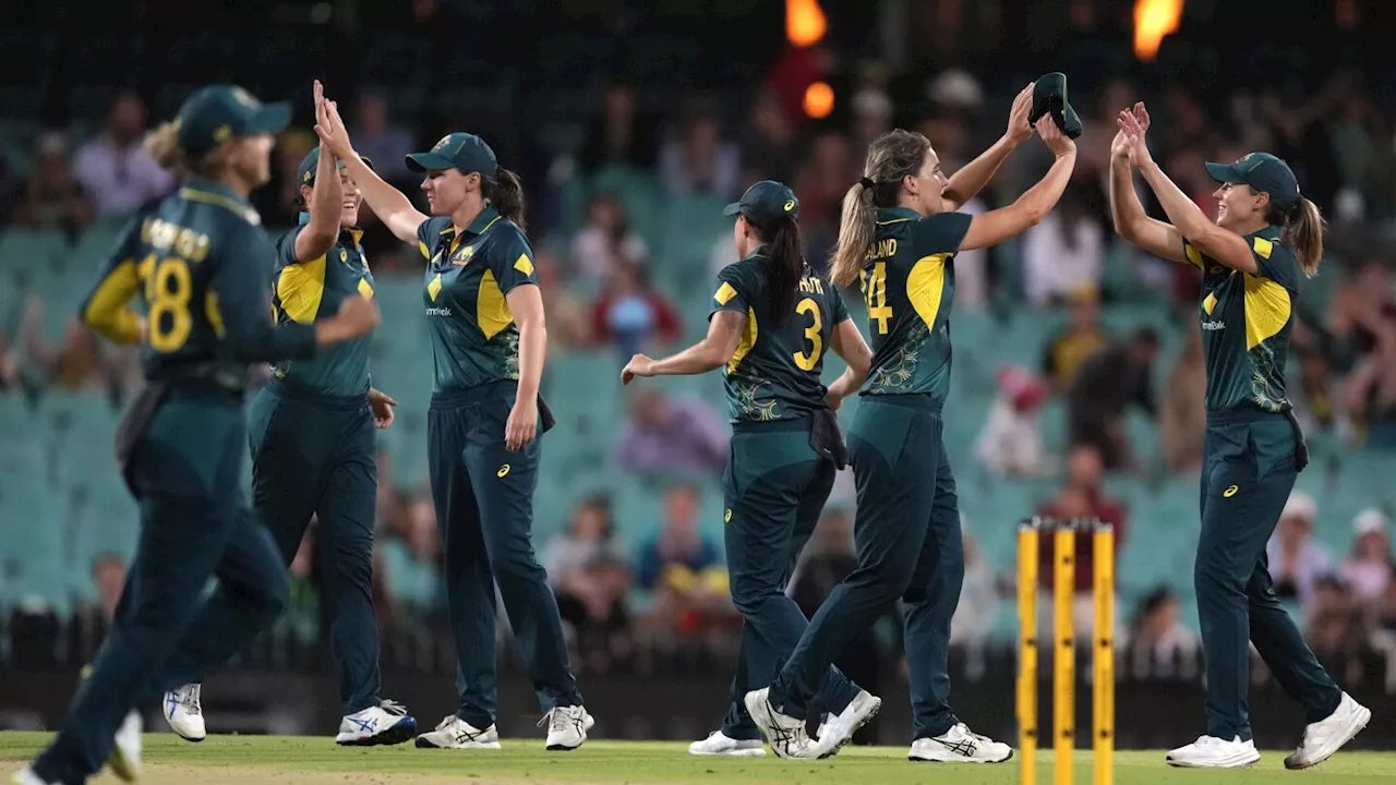 Australia Dominates Women's Ashes, Wins Fourth Straight Match Against England