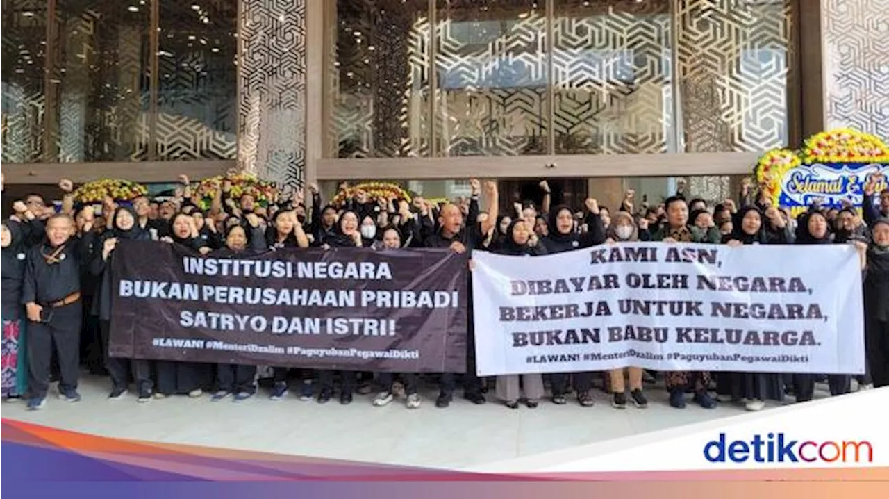  ASN Kemdiktisaintek Aksi Damai Atas Rumor Pemecatan