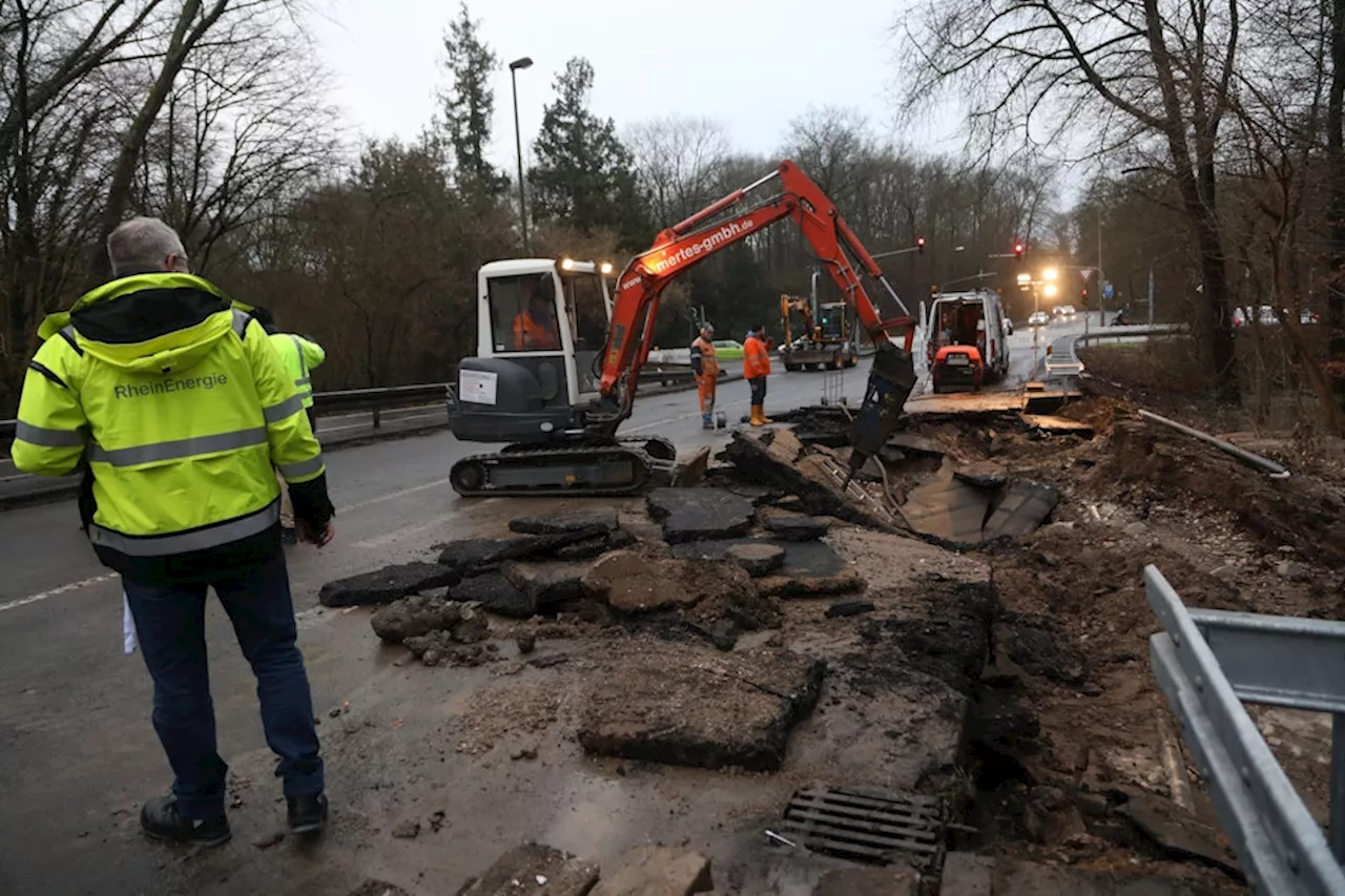 Wasserrohrbruch in Köln-Rodenkirchen: Sperrung der Friedrich-Ebert-Straße bis zu drei Wochen