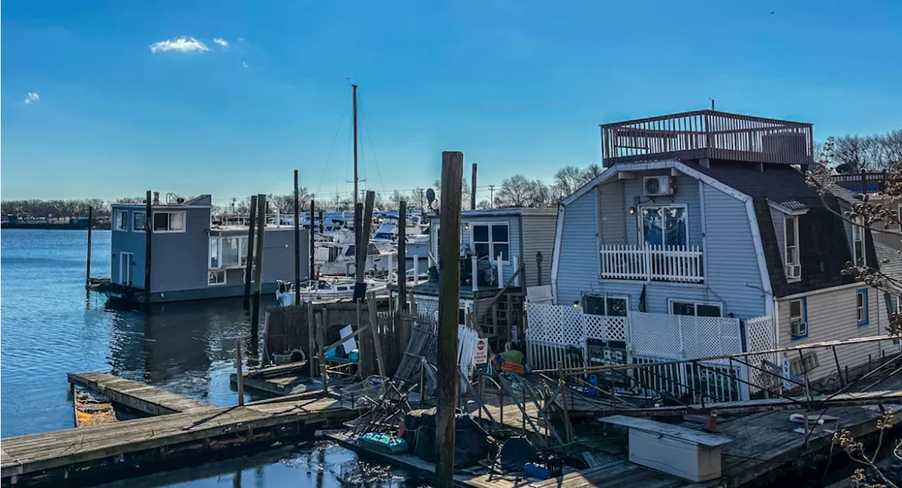 Houseboaters Facing Eviction From Brooklyn Marina