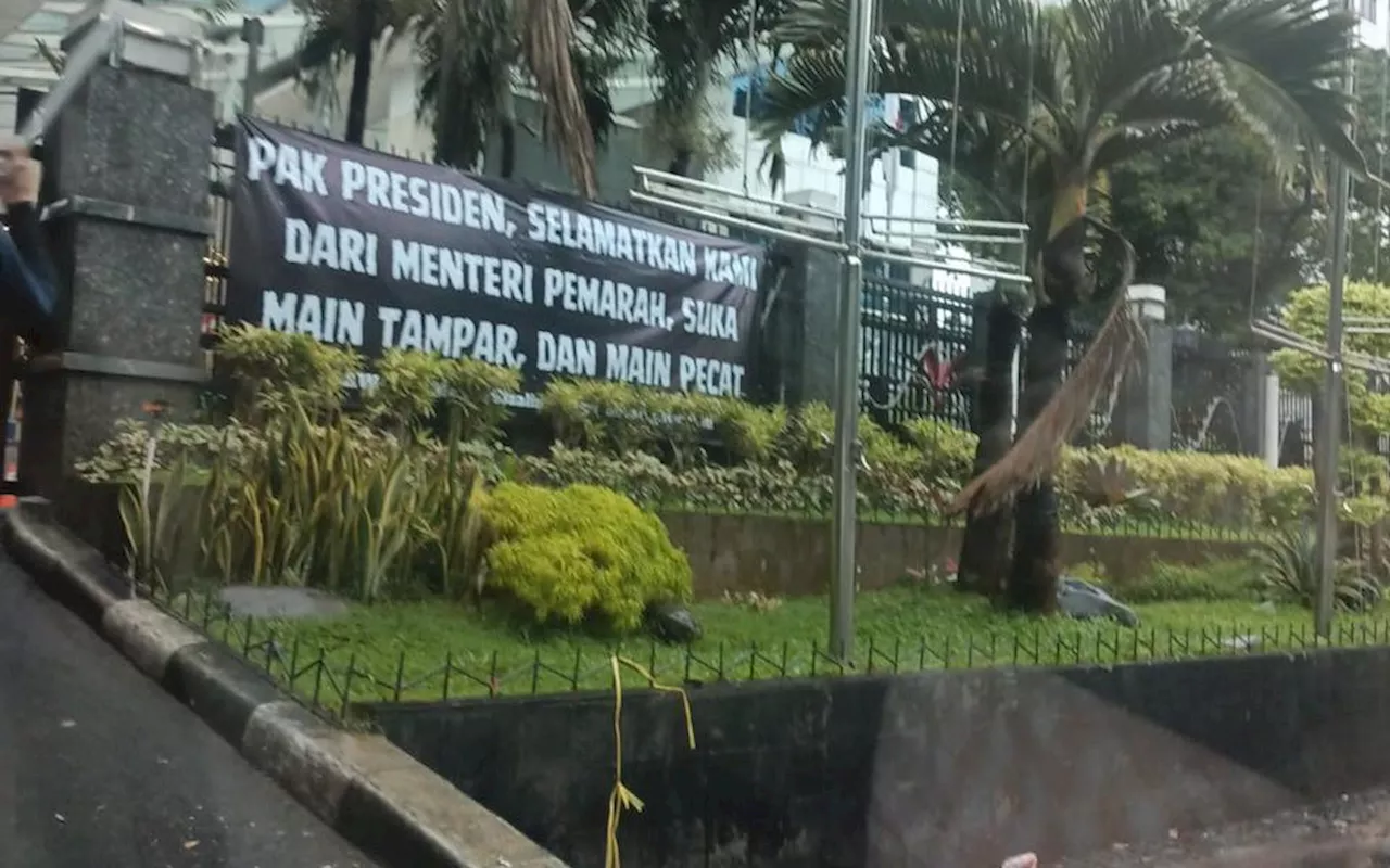 Pak Presiden, Selamatkan ASN Dikti dari Menteri Pemarah, Main Tampar, Tukang Pecat