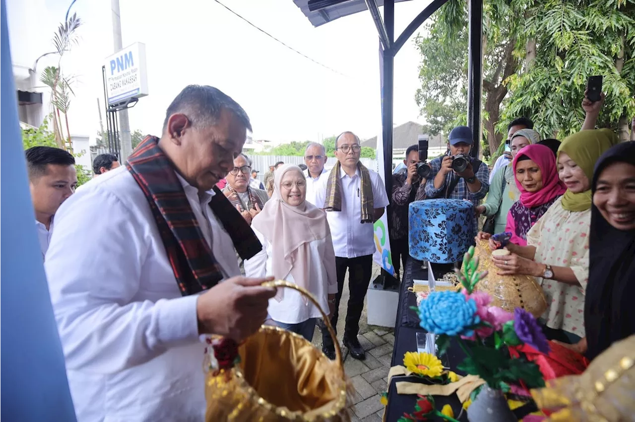 PNM Mekaar Dorong Industri Kreatif Daur Ulang di Makassar