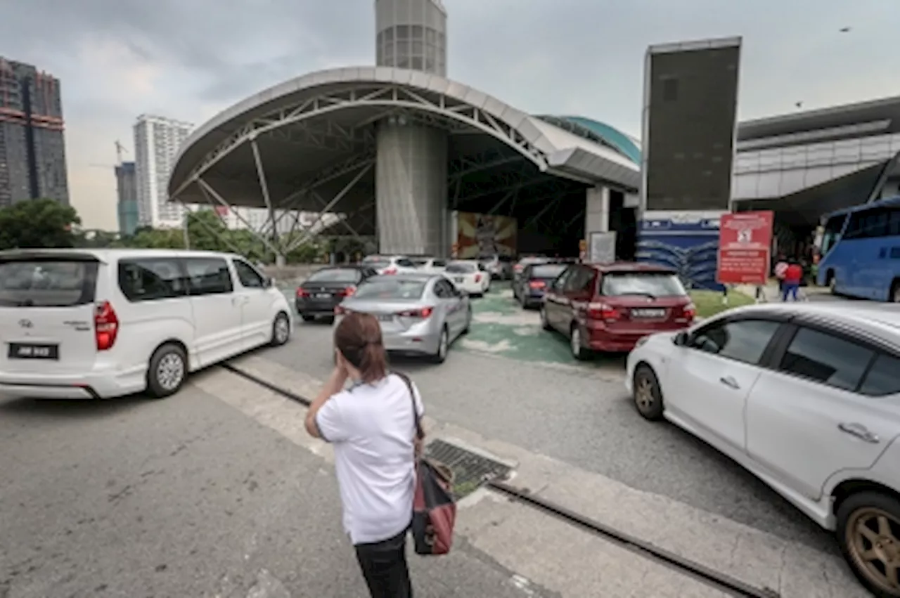 Singapore Immigration expects ‘very heavy traffic’ at Woodlands, Tuas checkpoints for CNY starting this Friday