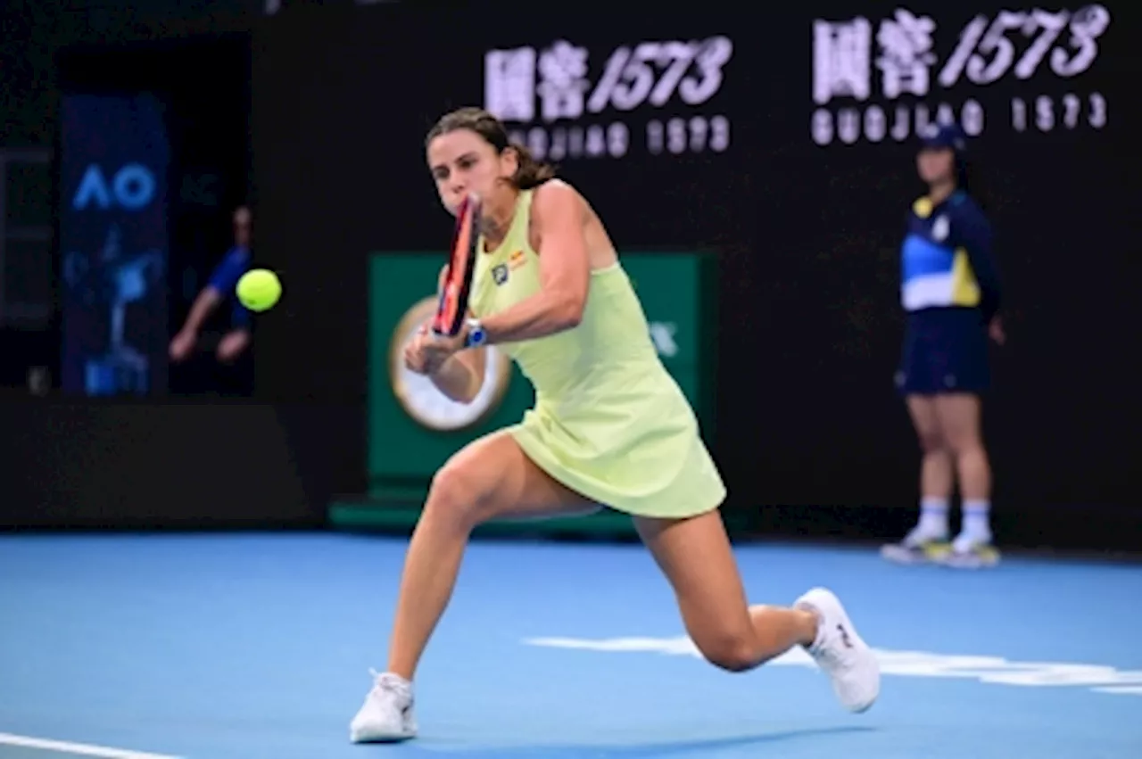 ‘Staying alive’: Navarro survives another marathon to set up quarter-final with Swiatek