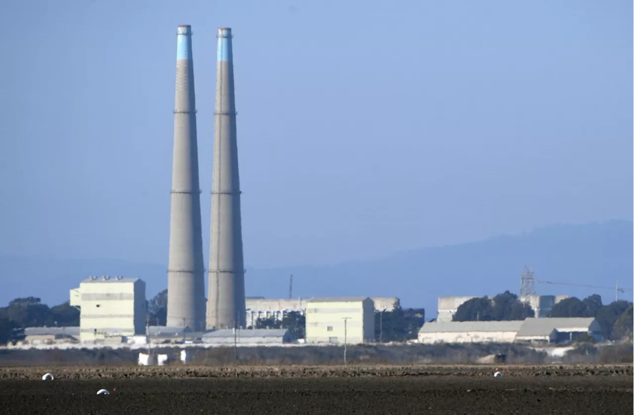 Large Fire Engulfs Vistra Battery Storage Plant in Moss Landing