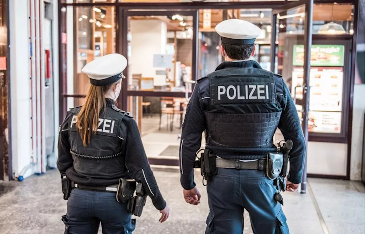 Rollstuhlfahrer beleidigt und bedroht Polizisten am Regensburger Hauptbahnhof