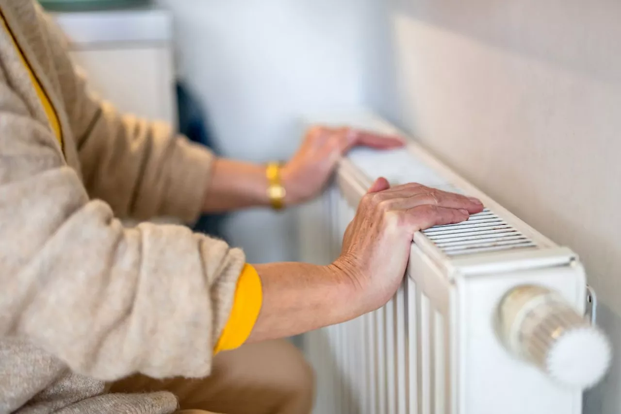 Grandma's Trick to Save Money on Heating with a Plastic Bottle