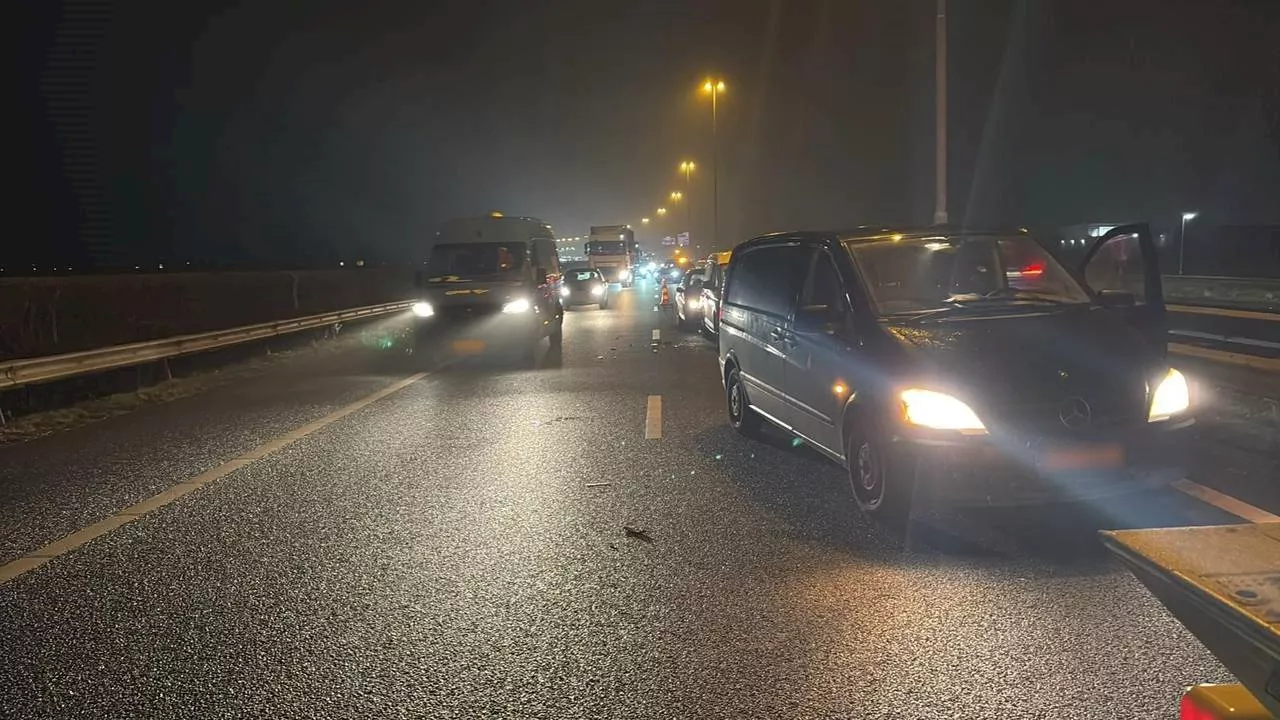 Lange files na ongelukken op de A27 en A50