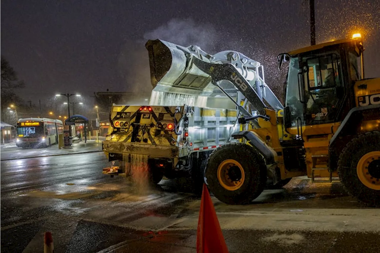 Philly declares snow emergency; PennDot reduces road speeds