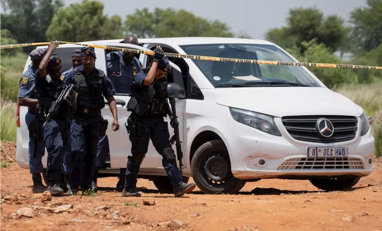 Manhunt under way for alleged Stilfontein illegal mining kingpin - SABC News - Breaking news, special reports, world, business, sport coverage of all South African current events. Africa's news leader.
