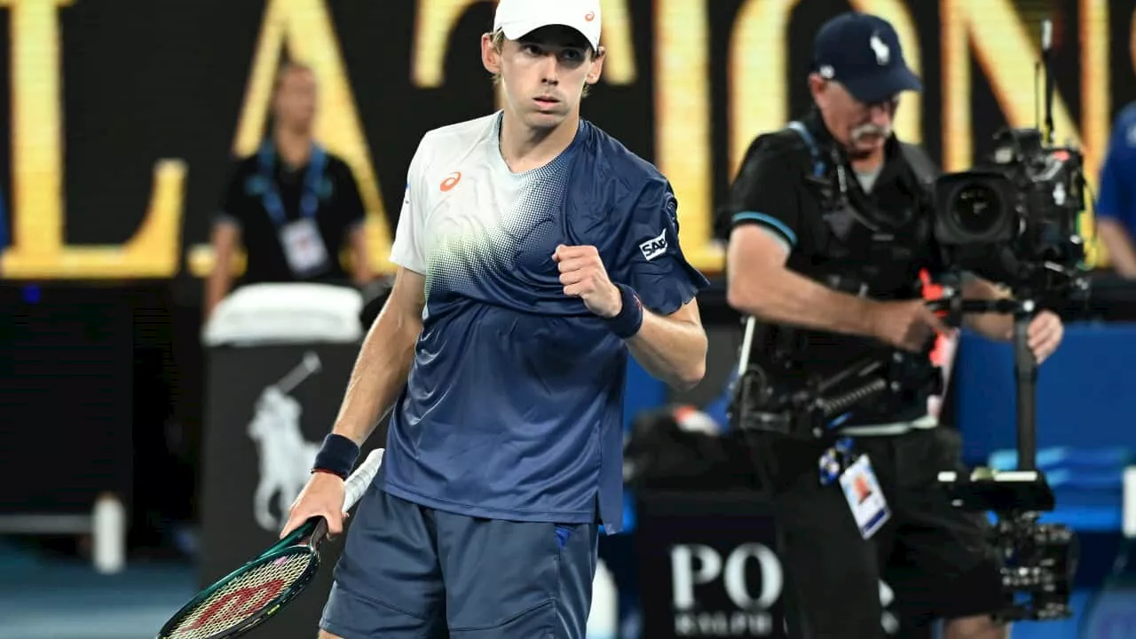 De Minaur Stuns Michelsen to Reach Australian Open Quarter-finals