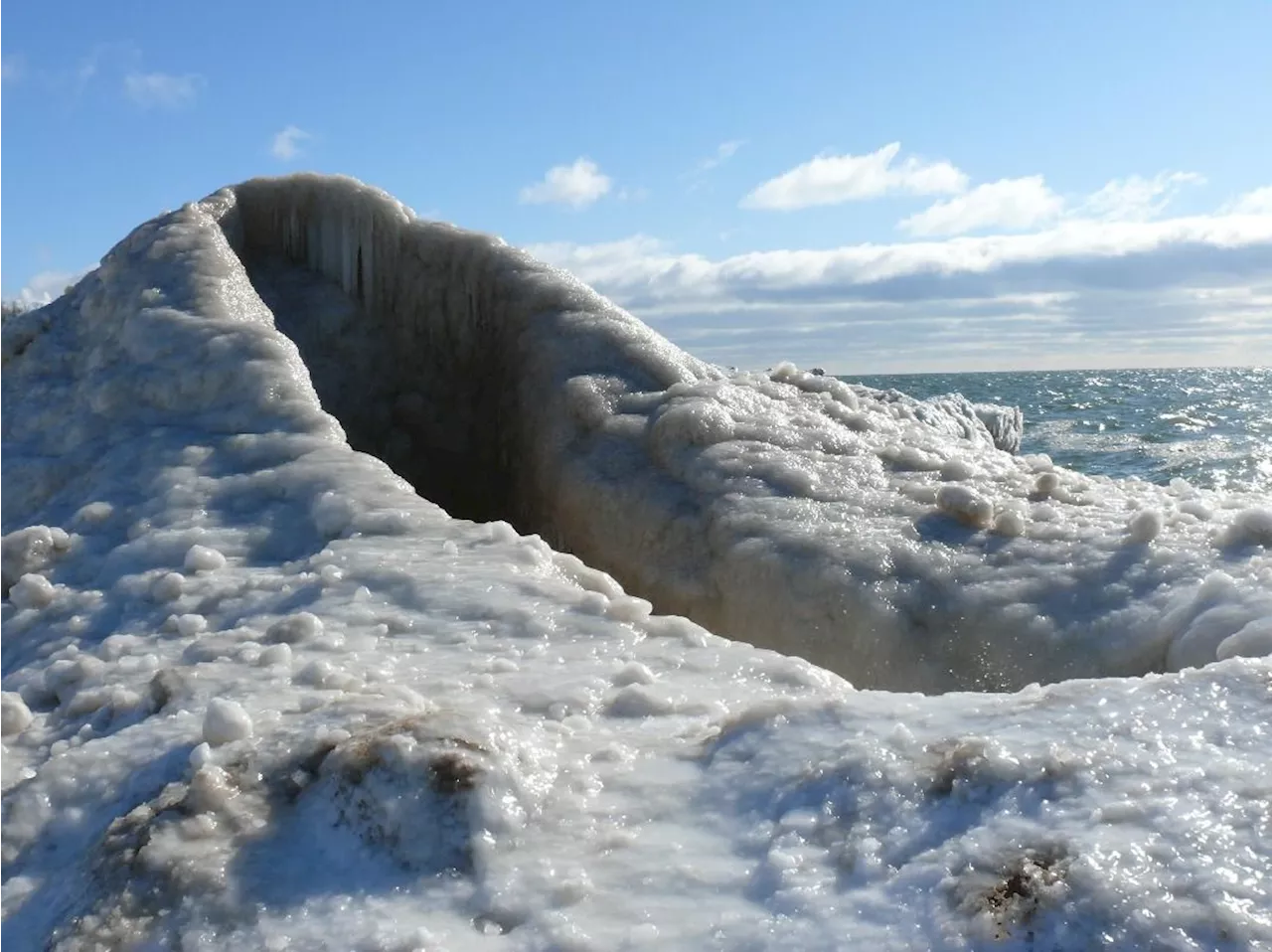 QuickCheck: Is it true that ice volcanoes exist?