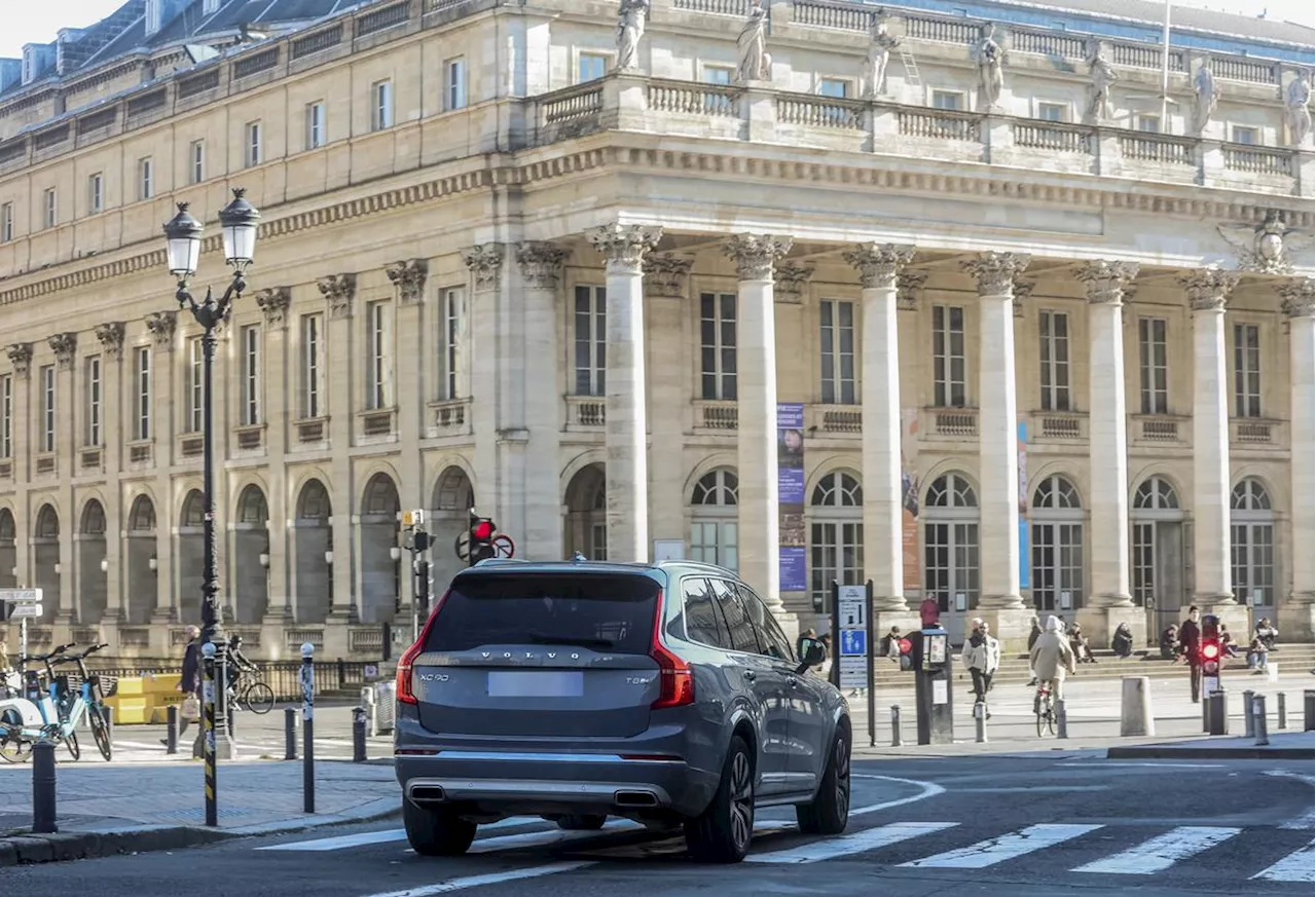 Stationnement « au poids » à Bordeaux : les SUV pointés du doigt, mais pas tous, et loin de là