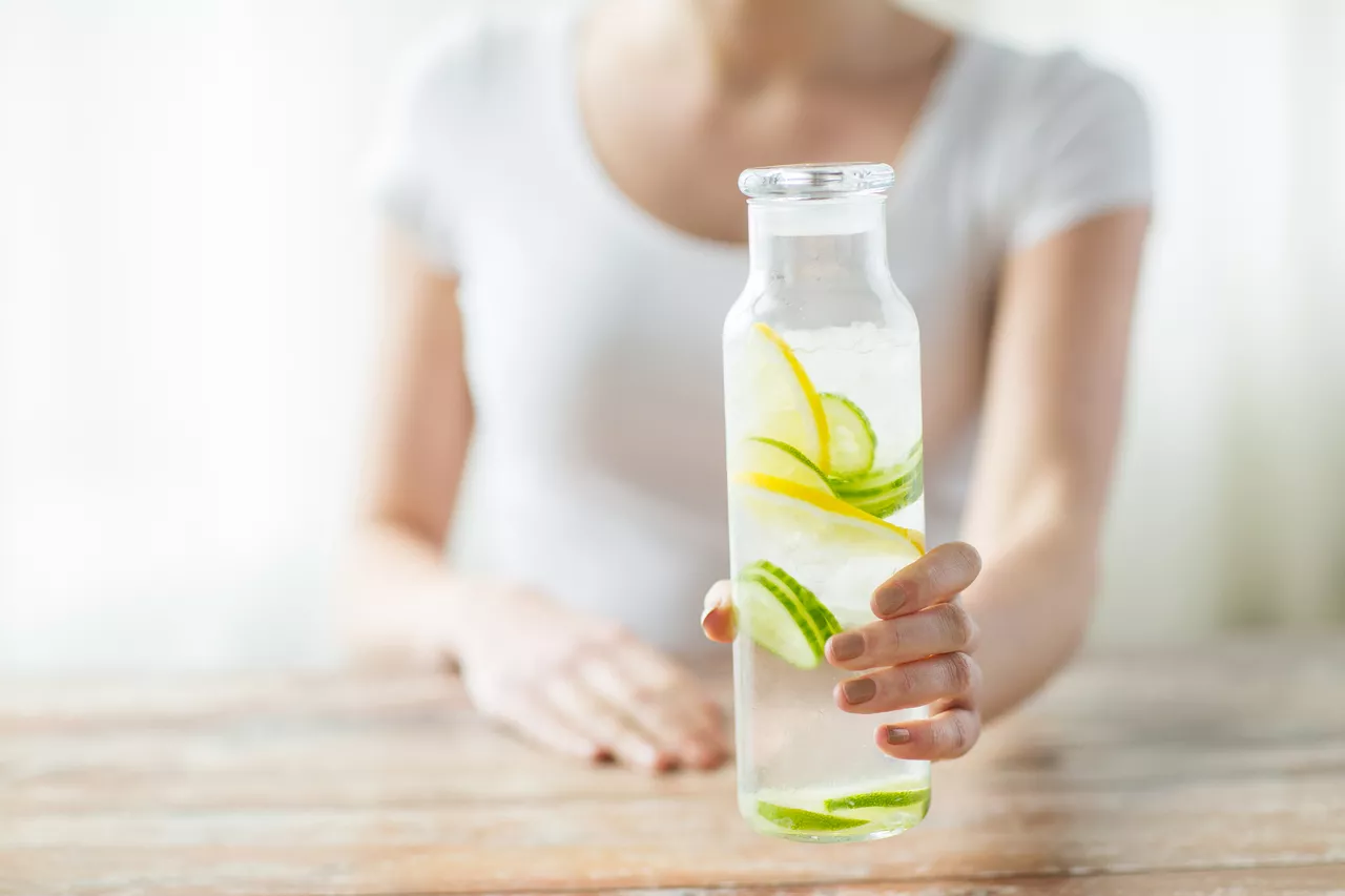 L'eau de gombo : bienfaits pour la santé intestinale et la perte de poids