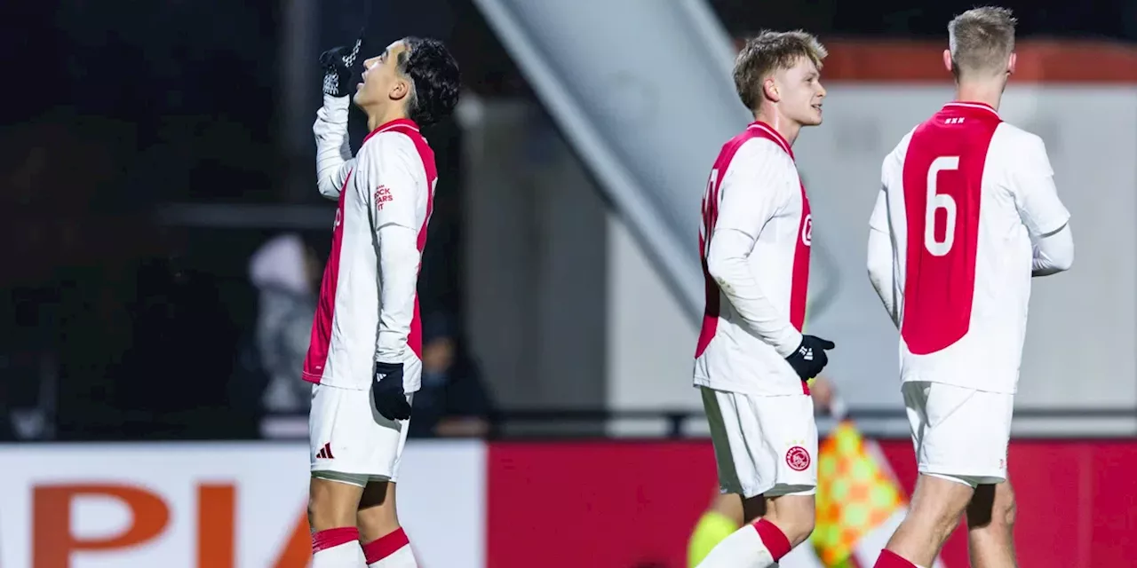 Jong Ajax domineert Jong PSV in opvallende start