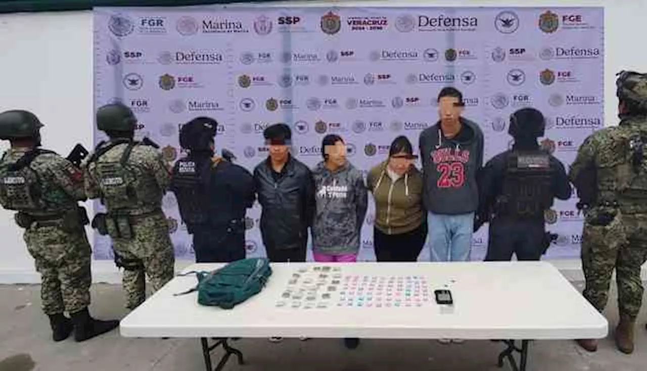 Detienen en Álamo a 2 hombres y 2 mujeres con dosis de cristal y mariguana