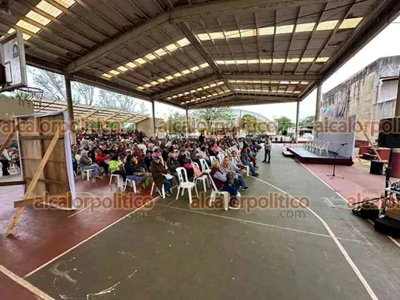 Más de 3 mil mujeres de Coatzacoalcos reciben su tarjeta de la Pensión Mujeres Bienestar