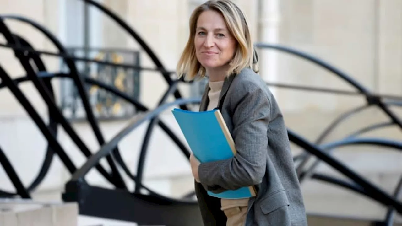 La ministre du Travail veut taxer les retraités 'qui peuvent se le permettre', Matignon temporise