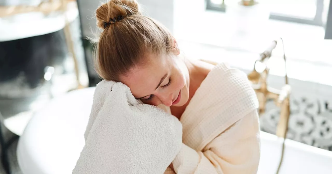 Pharmacist Issues Definitive Advice on How Often to Change Bathroom Towels