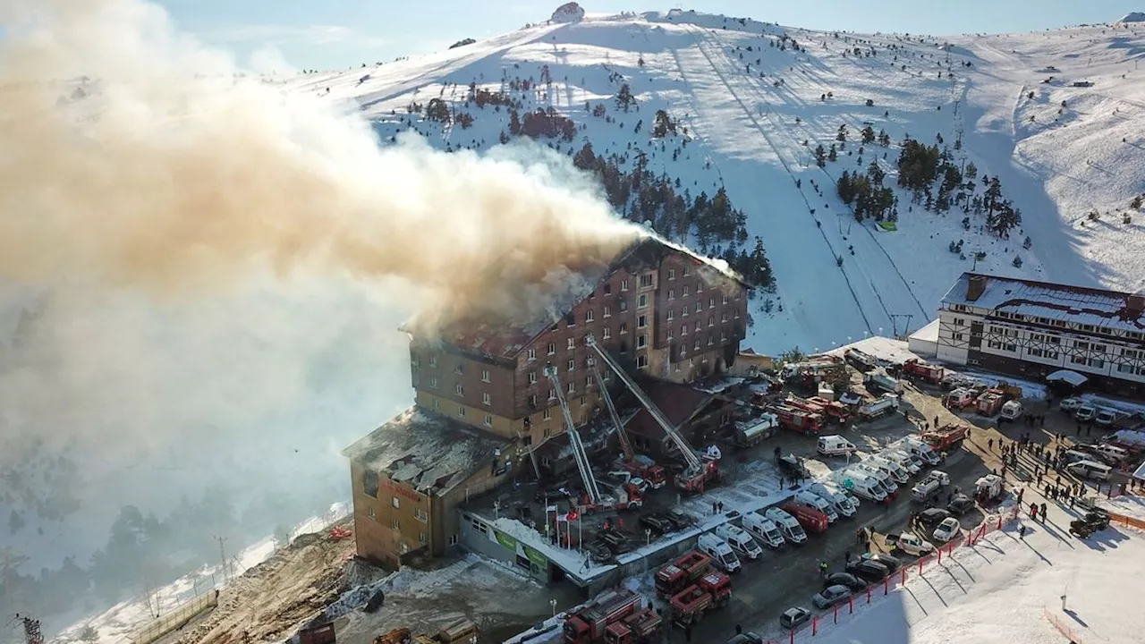 Katastrophe in Skigebiet: Mindestens 66 Menschen sterben bei Hotelbrand in der Türkei