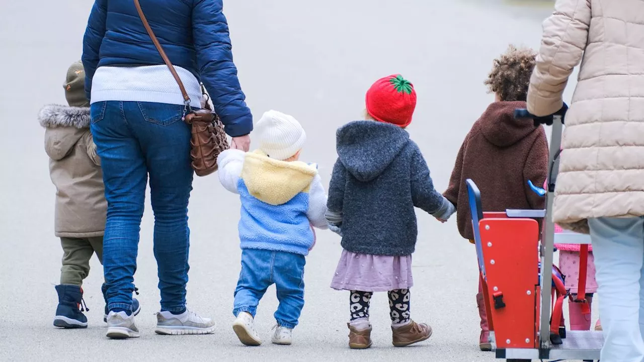 Steigende Betreuungszeiten in Kitas: Personalmangel trotz Ausbildungswachstum