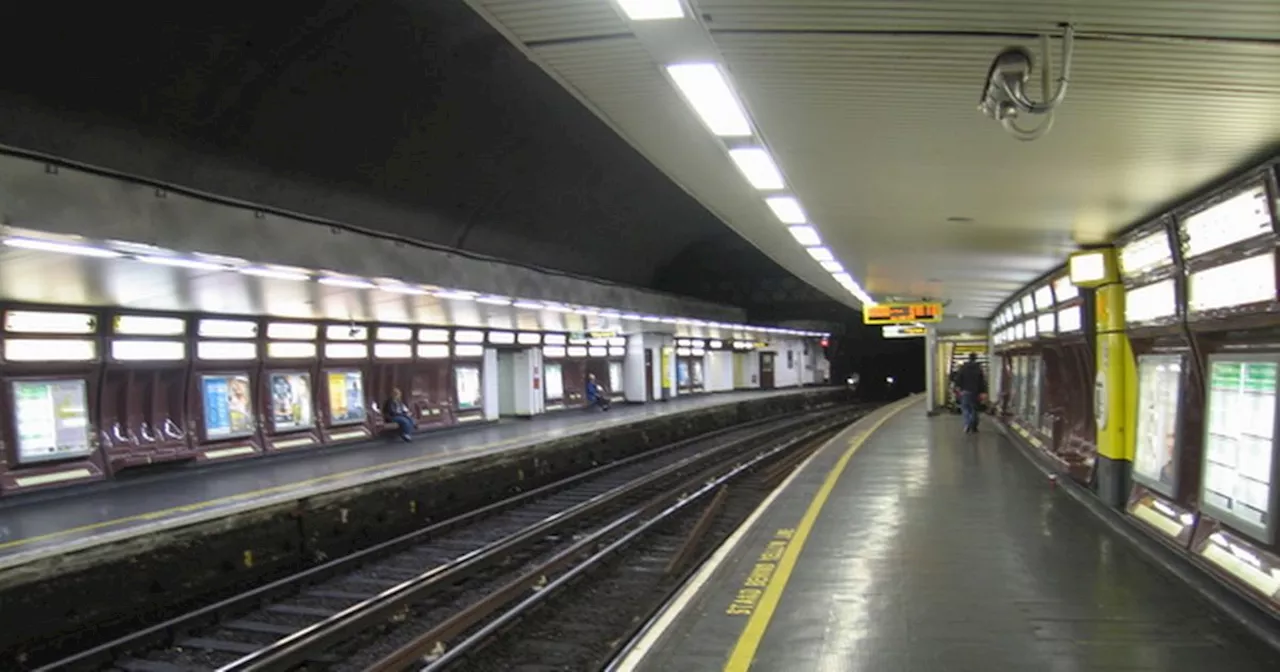 Merseyrail's Old Brown Seats: A Blast From The Past