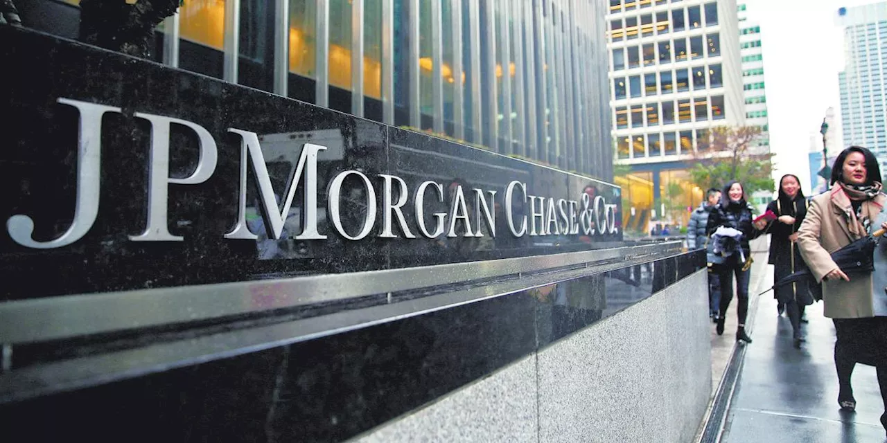 Banqueros de JPMorgan Chase trabajan durante toda la noche para evaluar el impacto de los decretos de Trump