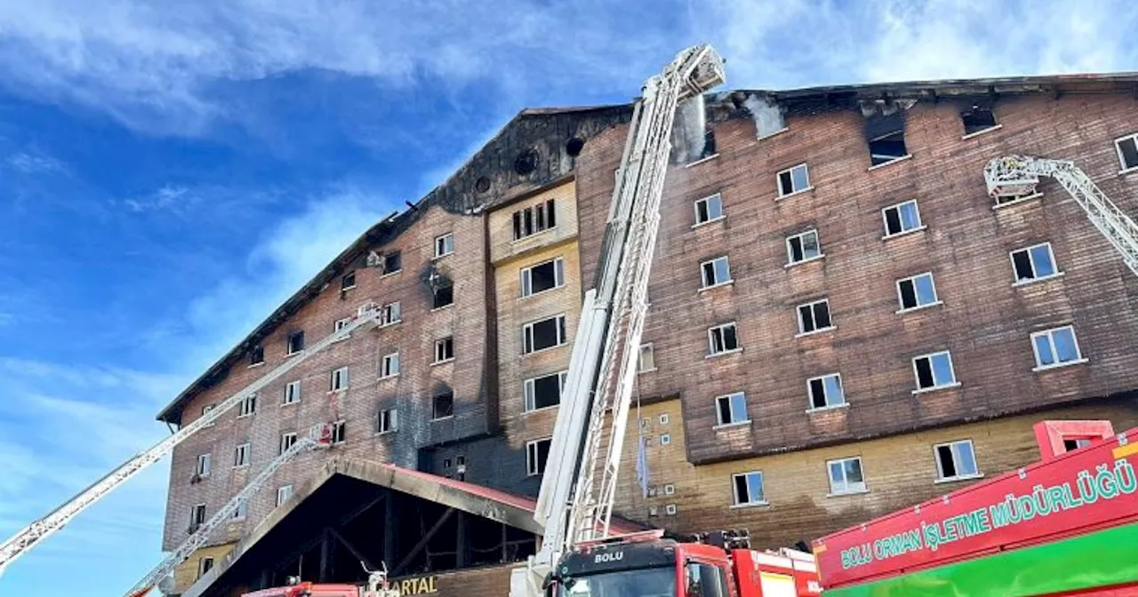 Turchia, incendio devasta hotel nella località sciistica di Kartalkaya: “66 morti e 51 feriti”