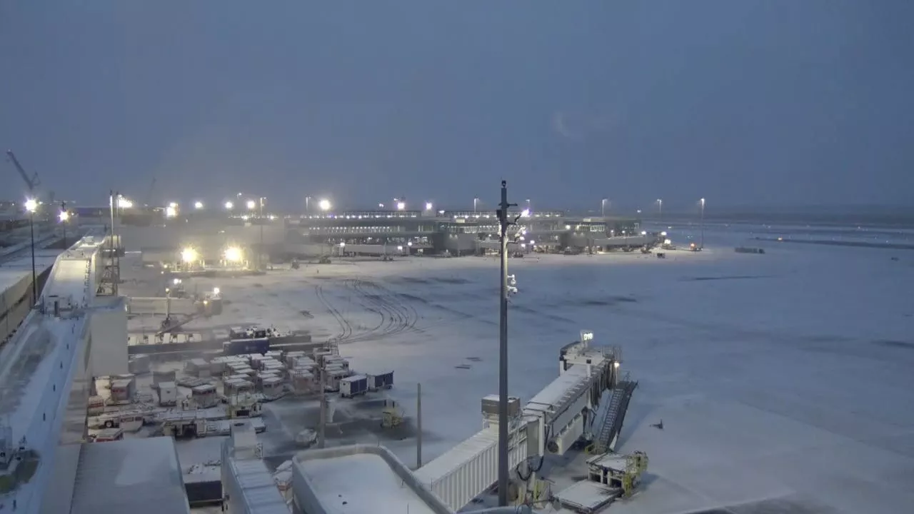 Houston's Bush Airport Stranded Passengers Overnight Due to Winter Weather