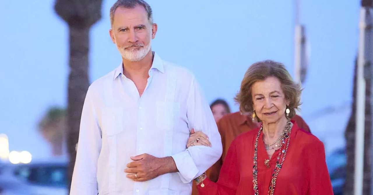 Le Roi Felipe VI Prend Soin de sa Mère, la Reine Sofia