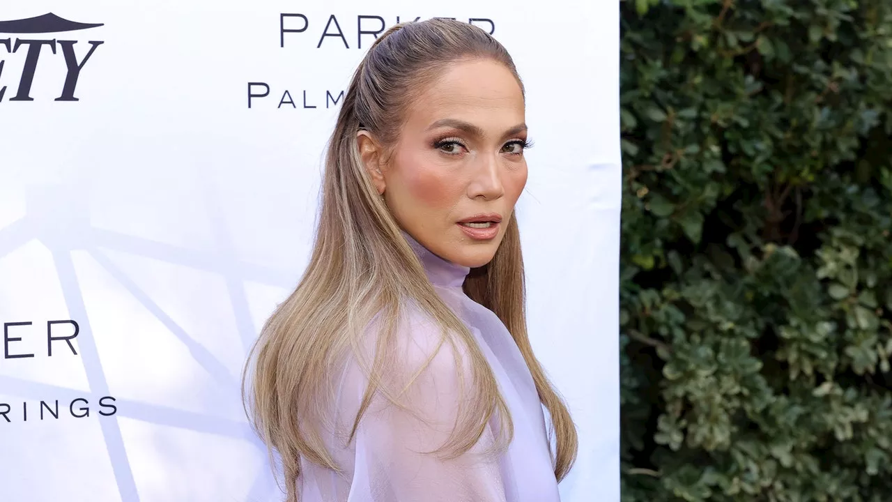 Jennifer Lopez's Chocolate Cherry Manicure Is a Perfect Spring Nail Trend