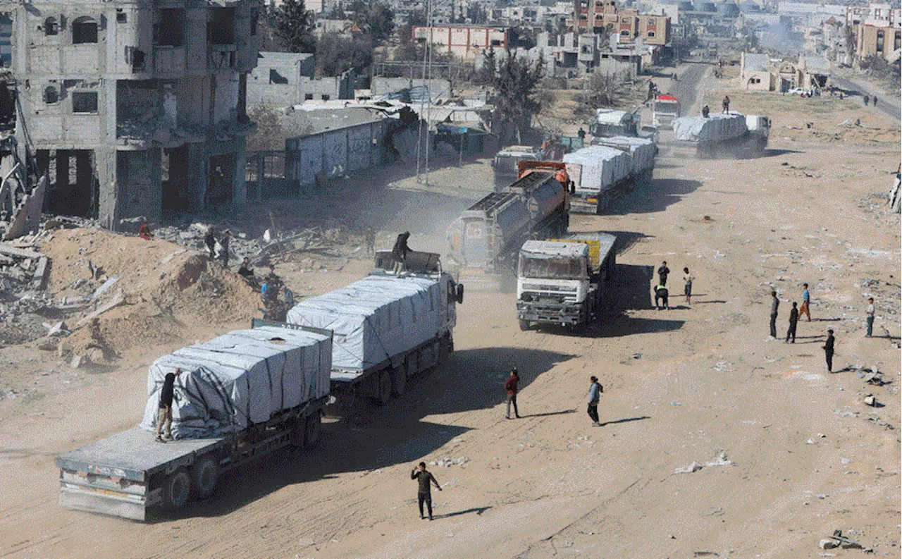 Nearly 900 Aid Trucks Enter Gaza as Ceasefire Holds