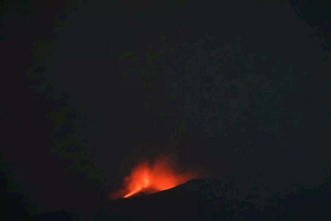 Gunung Ibu Kembali Erupsi, Tinggal dalam Status Waspada